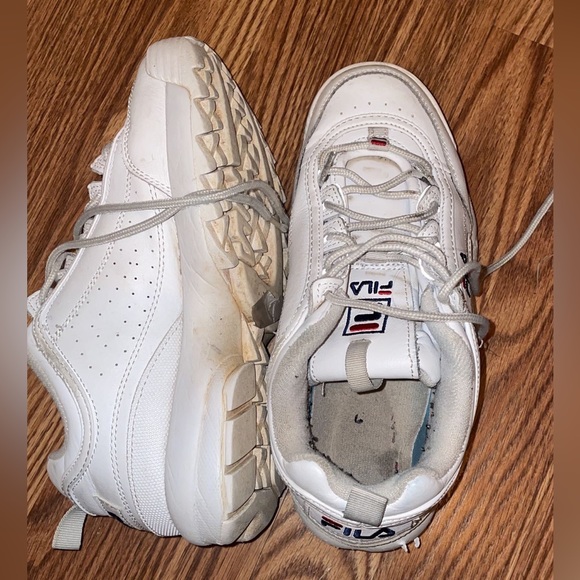 Filas - Picture 2 of 2